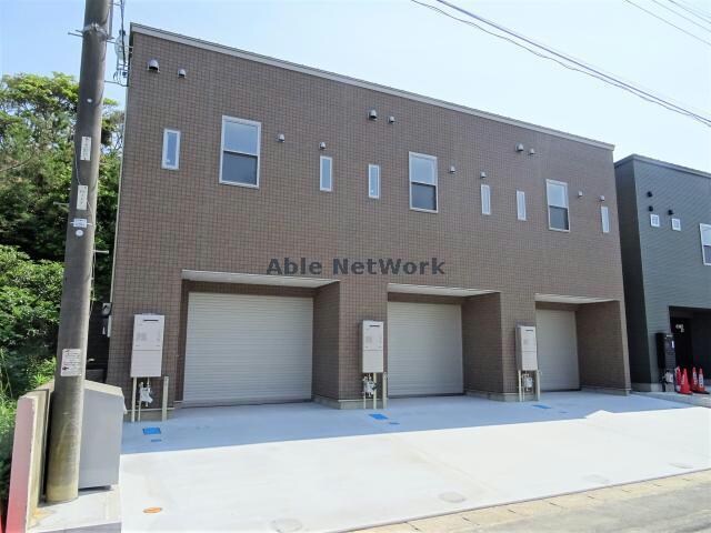 物件外観写真2　(電動シャッターリモコン付)