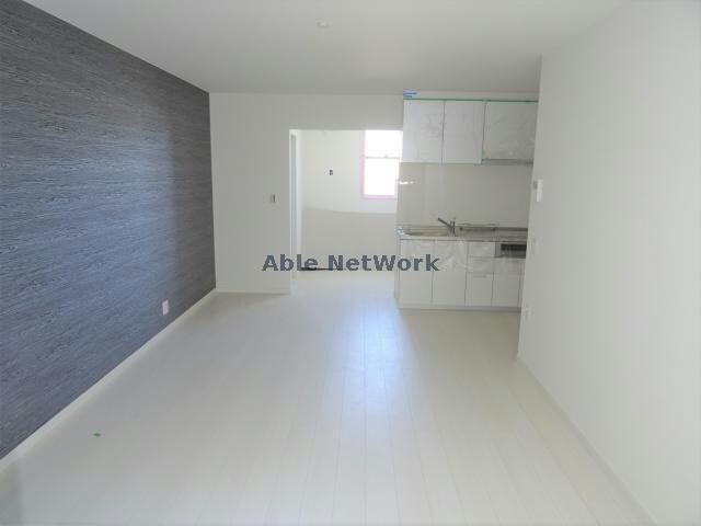 物件内観写真13　(床は白です！)