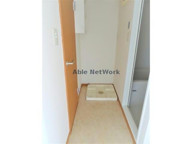 物件内観写真16　(室内洗濯機置場)