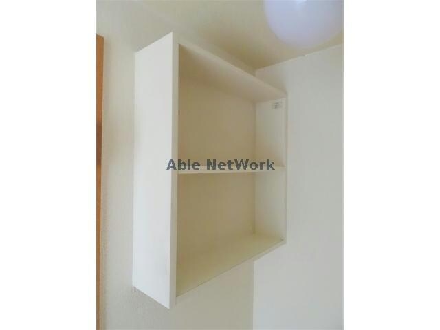 物件内観写真17　(収納棚)