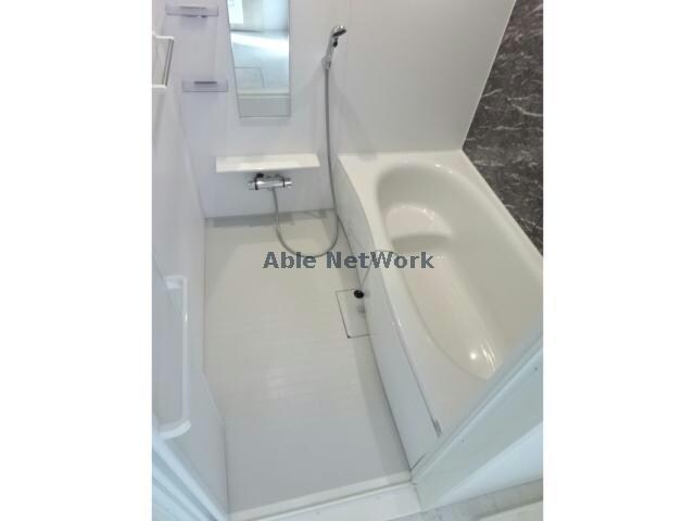 物件内観写真10　(追い焚き給湯、浴室乾燥機付きのお風呂です！)