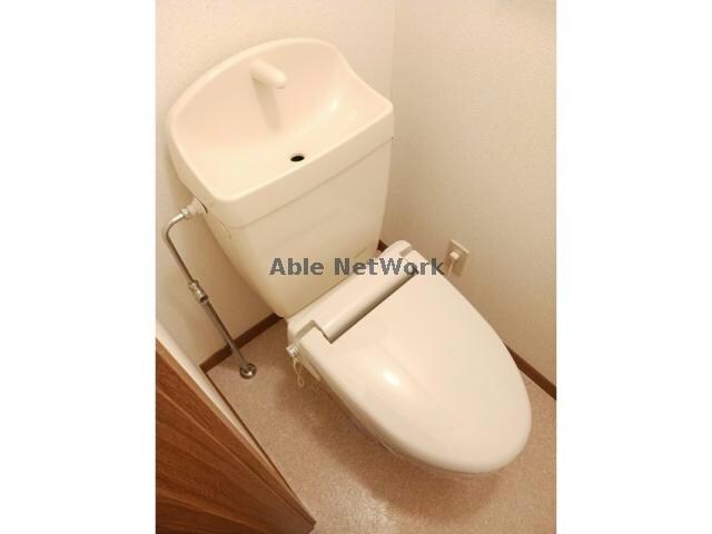 物件内観写真9　(暖房便座設置)