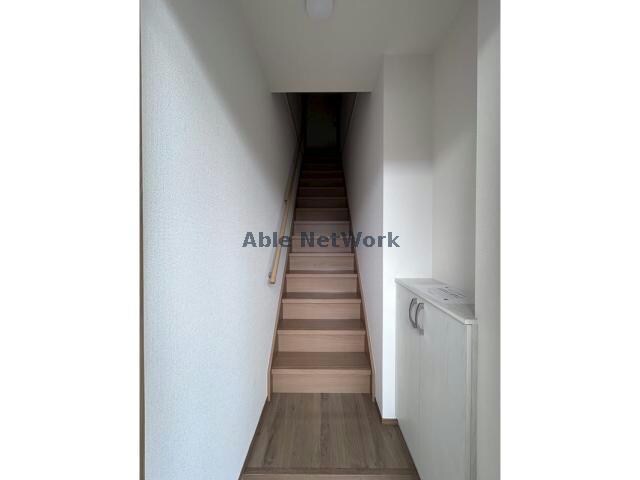物件内観写真18　(室内階段)