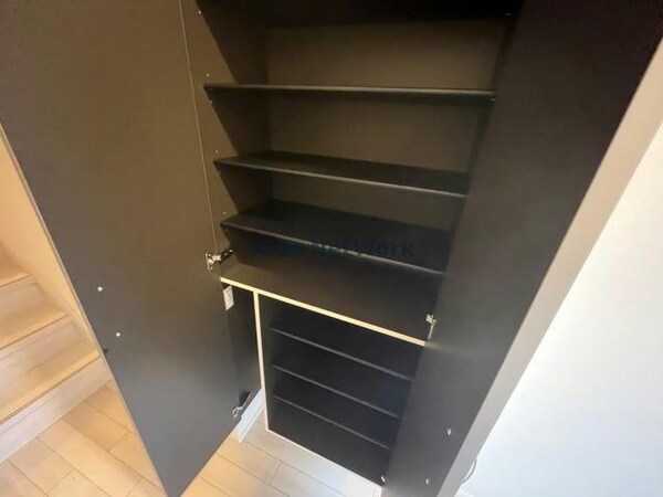 玄関回り(下駄箱)