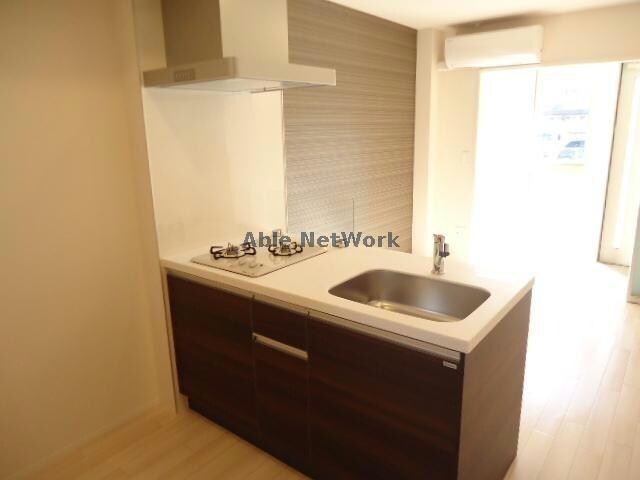 物件内観写真6　(お料理中もリビングが視界に入るカウンターキッチン（イメージ）)