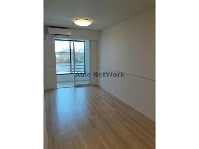 物件内観写真4　(13.3帖のLDK)