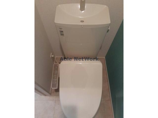 物件内観写真9　(温水洗浄暖房便座)