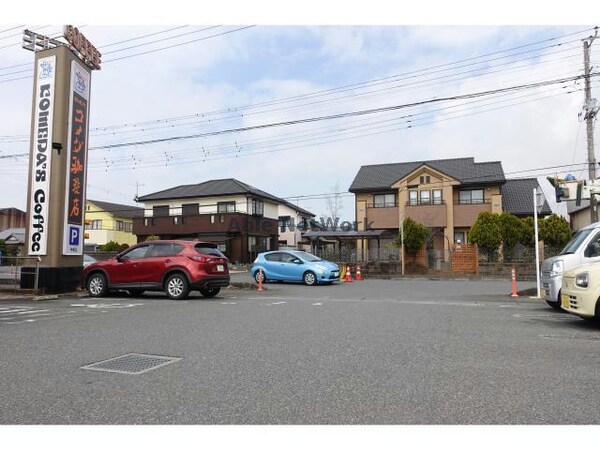 周辺環境(車高が低い車でも進入可能です♪)