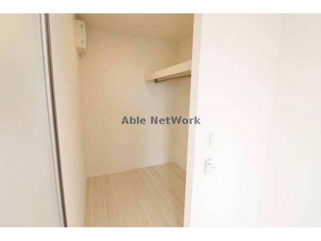 物件内観写真18　(ウォーキングクローゼット)