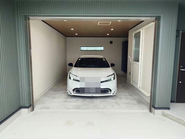 物件内観写真16　(ガレージ１４帖)