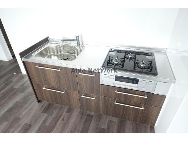 物件内観写真20　(独立型３口コンロ付き)