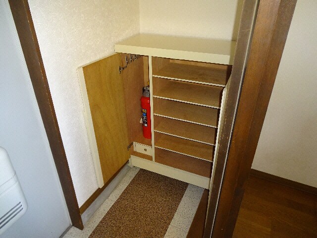 物件内観写真14　(下駄箱)