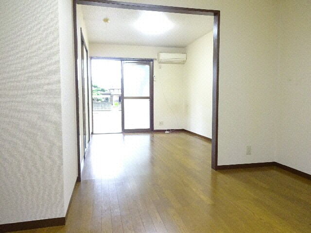 物件内観写真4　(居室)