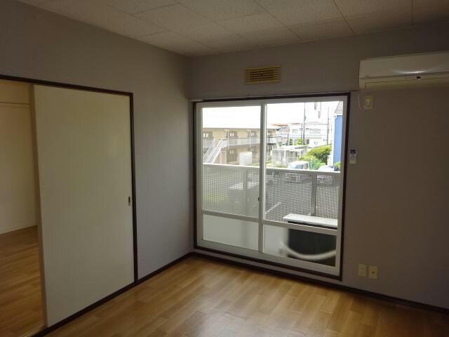 物件内観写真3　(洋室)