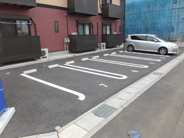 物件外観写真2　(駐車場)