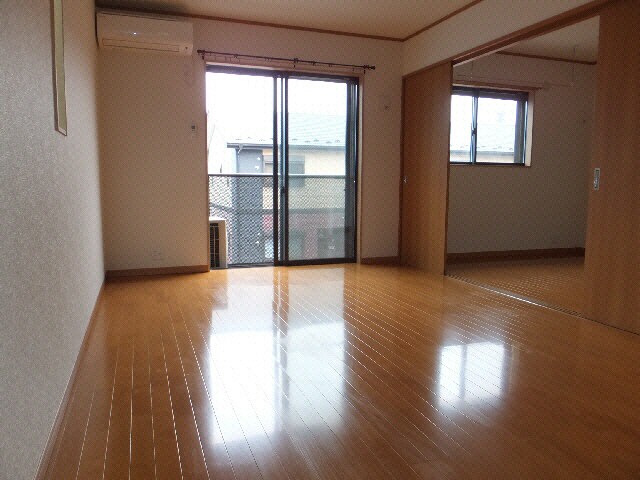 物件内観写真4　(ﾘﾋﾞﾝｸﾞ)