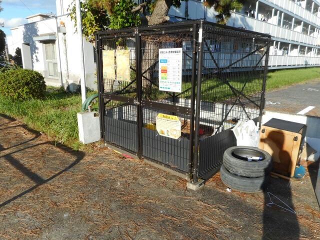 物件外観写真5　(ｺﾞﾐ置き場)