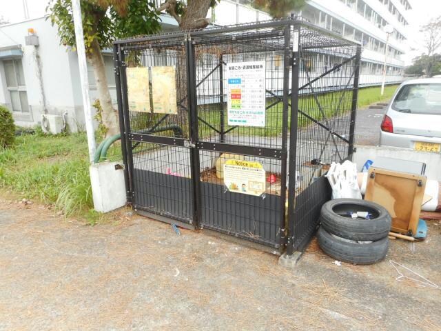 物件外観写真3　(ｺﾞﾐ置き場)