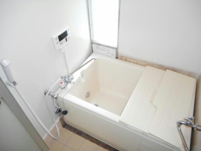 物件内観写真7　(ﾊﾞｽ※他号室の参考写真となります。)