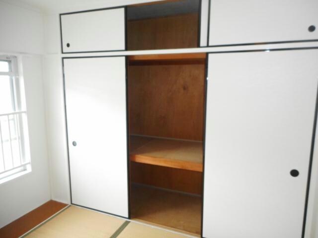 物件内観写真10　(収納※他号室の参考写真となります。)