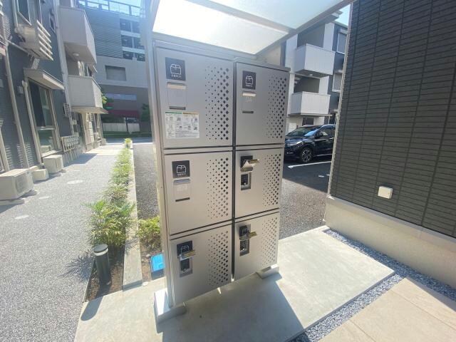 物件外観写真2　(宅配BOX)