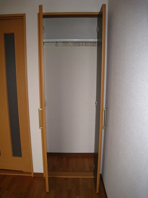 物件内観写真6　(クローゼット)