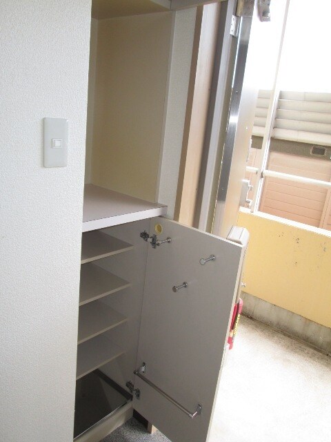 物件内観写真11　(下駄箱)