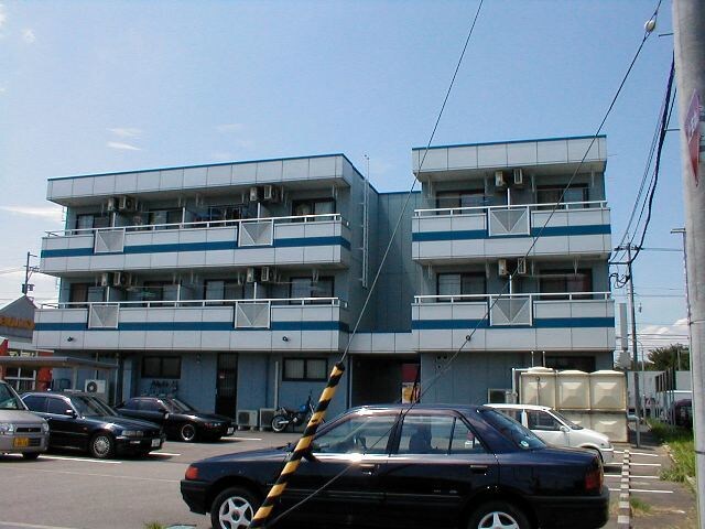 物件外観写真2　(融雪付き駐車場)