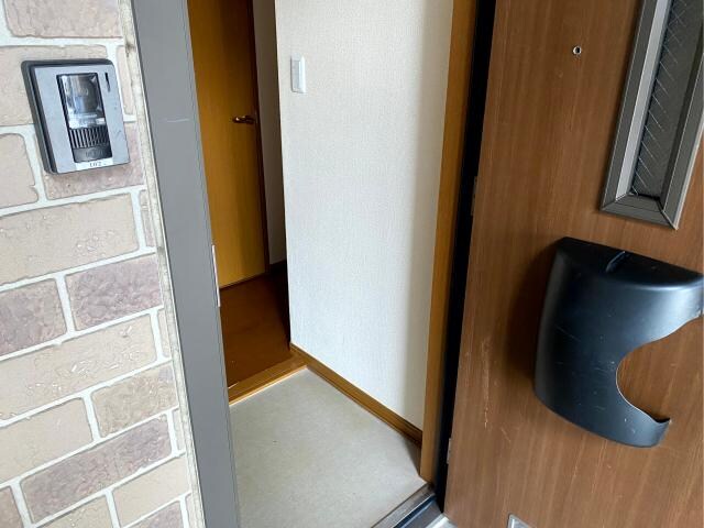 ノイホーフ若宮弐番館の玄関周り