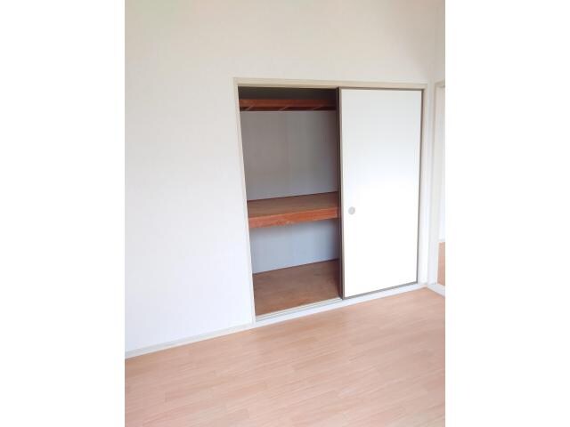 物件内観写真6　(洋室)