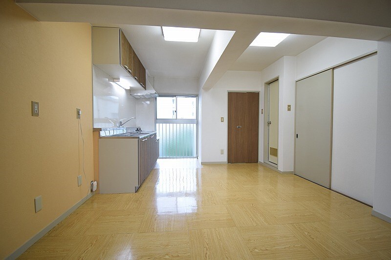 物件内観写真13　(LDK（別角度）)