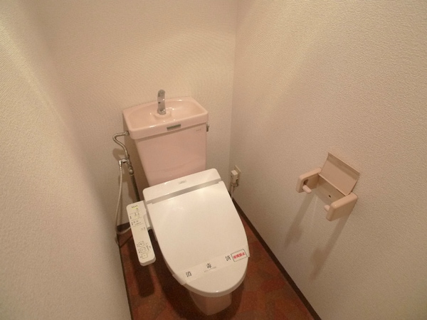 トイレ(温水洗浄暖房便座付き)