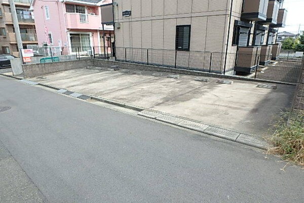 駐車場(敷地内駐車場（要空き確認))
