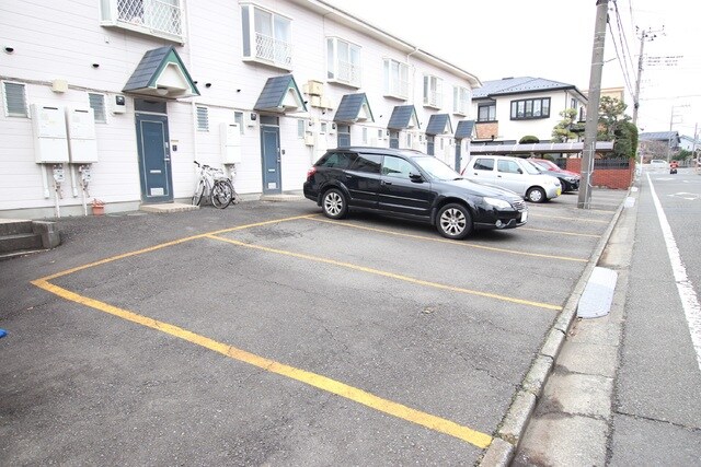 物件外観写真4　(駐車場要空き確認)