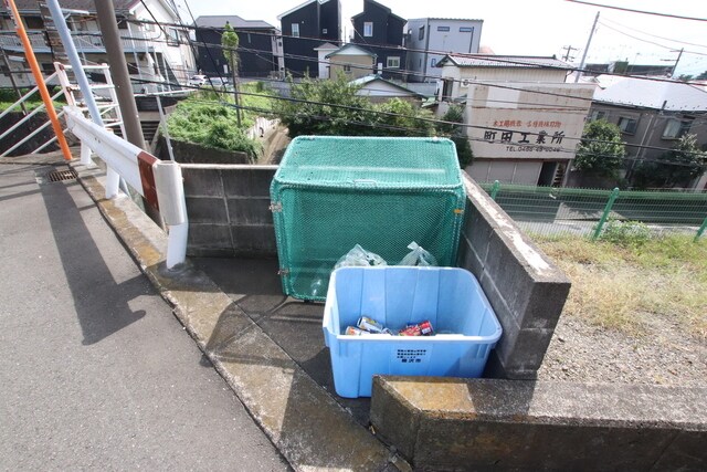 物件外観写真7　(ゴミ置き場)