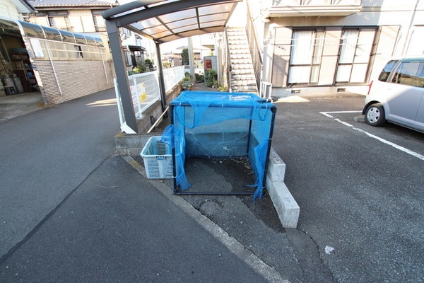 共用設備(ゴミ置き場)