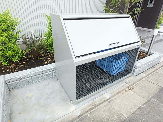 物件外観写真6　(ごみ置き場)