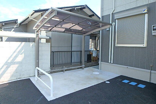 物件外観写真4　(駐輪場)