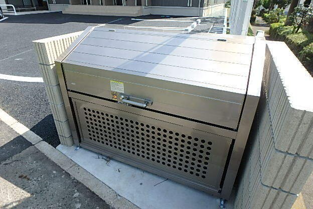 物件外観写真5　(敷地内ゴミ置場)