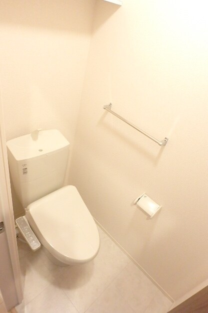 物件内観写真18　(洗浄便座があるトイレ)