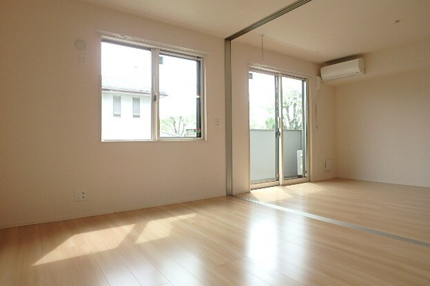 物件内観写真25　(クローゼットがある洋室6.1帖)