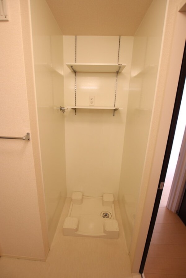 その他(写真は別部屋反転タイプの参考写真です)