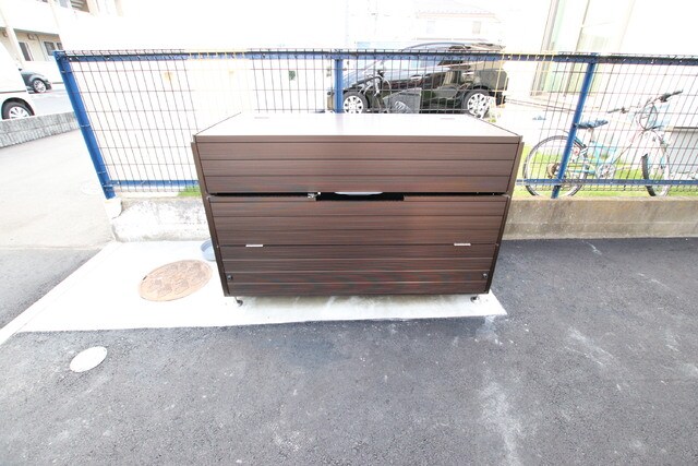 物件外観写真6　(敷地内ゴミ置場★)