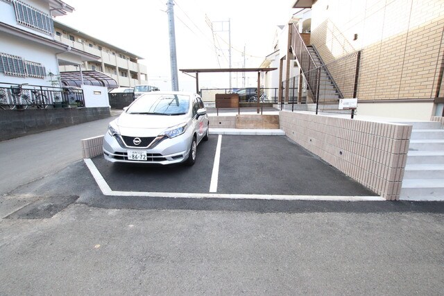 物件外観写真7　(敷地内２台★)