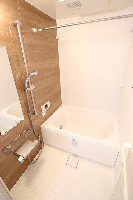 物件内観写真11　(追い焚き機能があるバス)