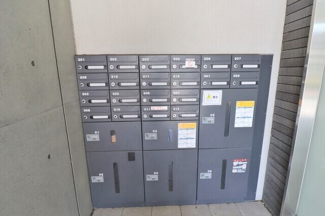 物件外観写真3　(宅配BOX付き)