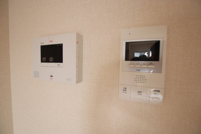 物件内観写真9　(来訪者を確認できるＴＶインターホン)