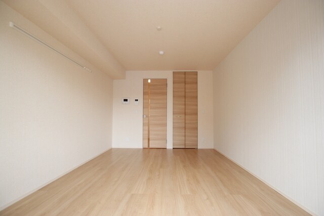 物件内観写真13　(広めの洋室8.8帖)