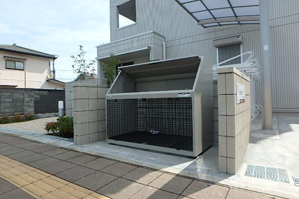 共用設備(ごみ置き場)