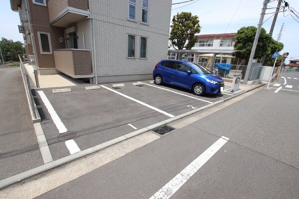 駐車場(敷地内駐車場（空き要確認）)